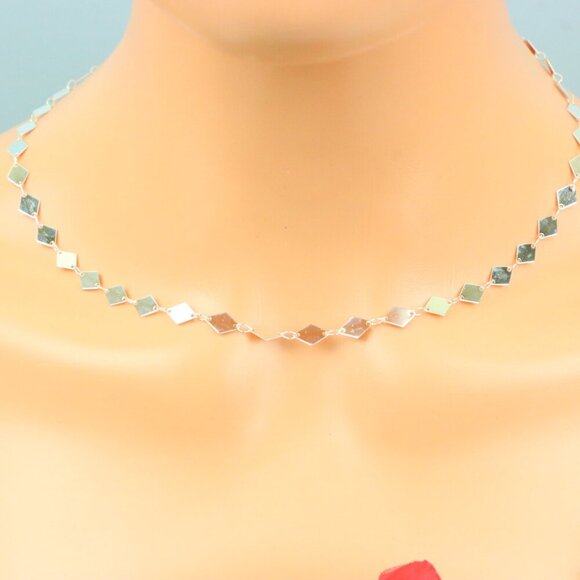 Delicate & Contemporary Necklace Chain, A Lovely Choice for Women, EVCH1573 - Picture 1 of 10